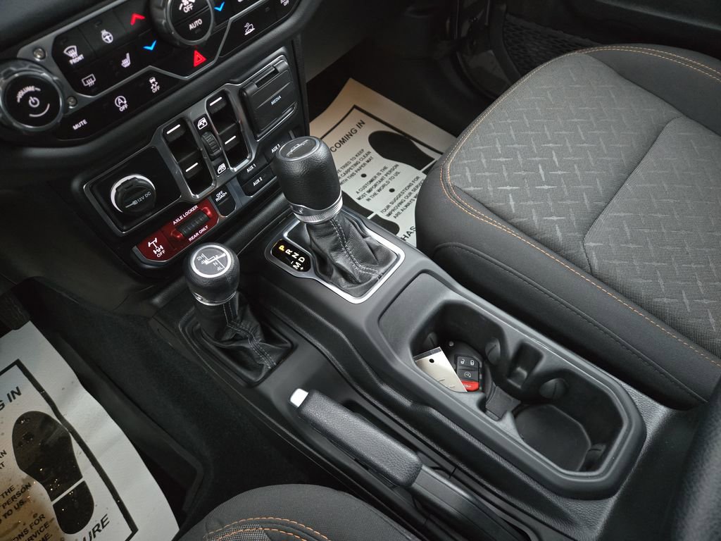 Used 2024 Jeep Gladiator Mojave w/ Convenience Group image 24