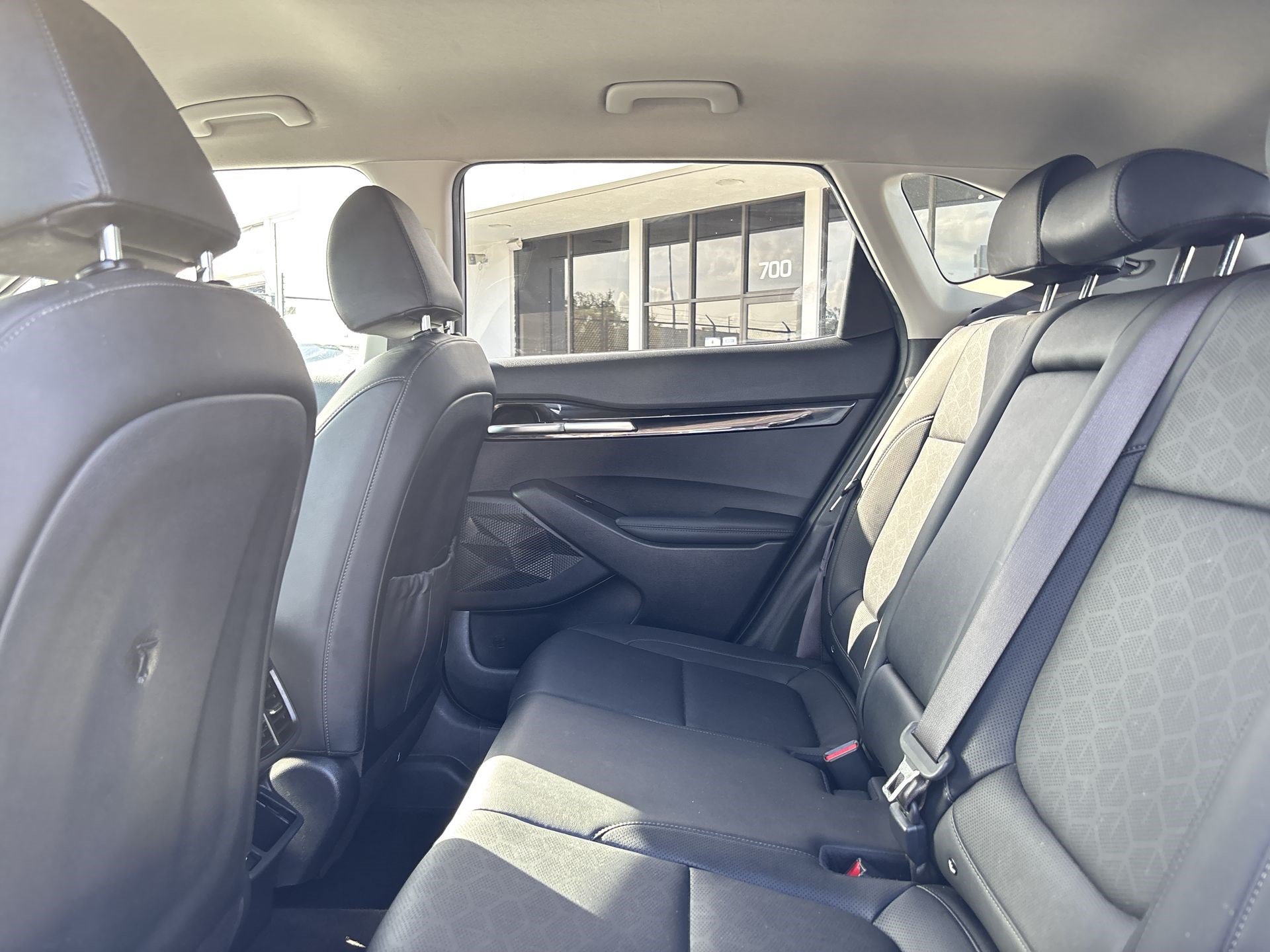 Used 2024 Kia Seltos EX FWD image 22