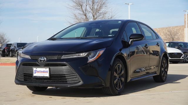 Used 2023 Toyota Corolla LE image 3