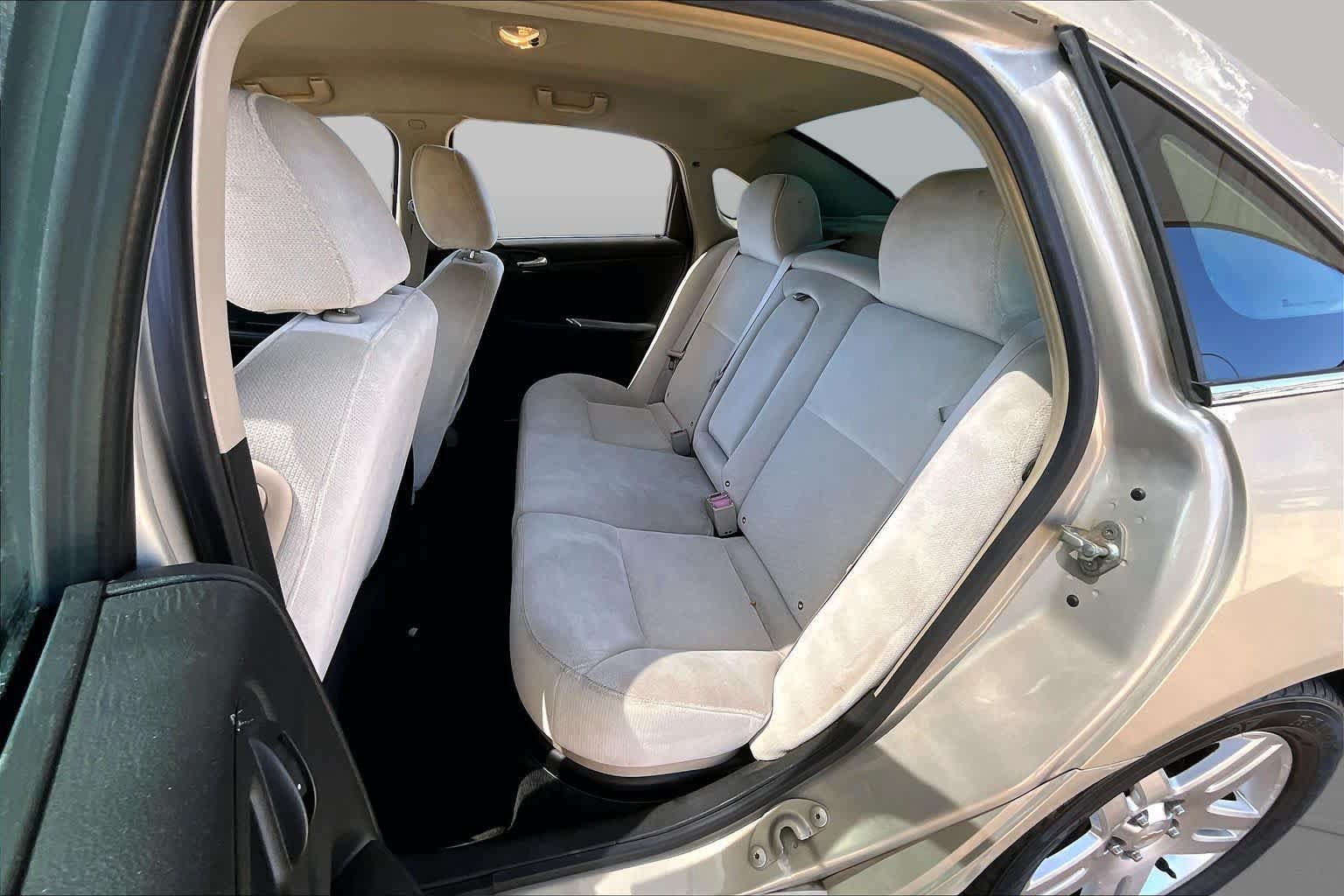 Used 2012 Chevrolet Impala LT FWD image 17
