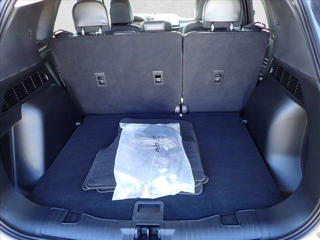 Used 2025 Ford Escape SE image 8