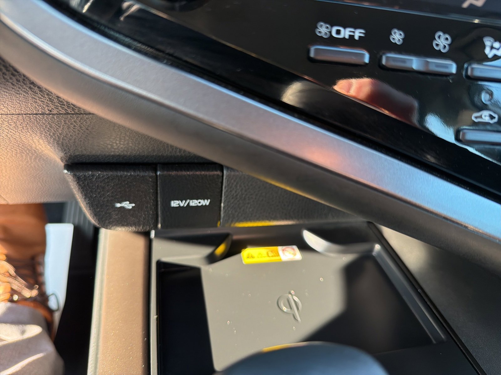 Used 2024 Toyota Camry XSE image 9