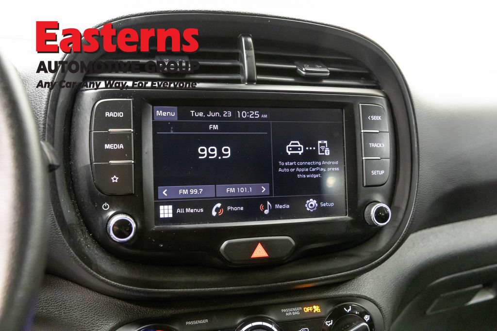 Used 2023 Kia Soul LX w/ Option Group 015 FWD image 19