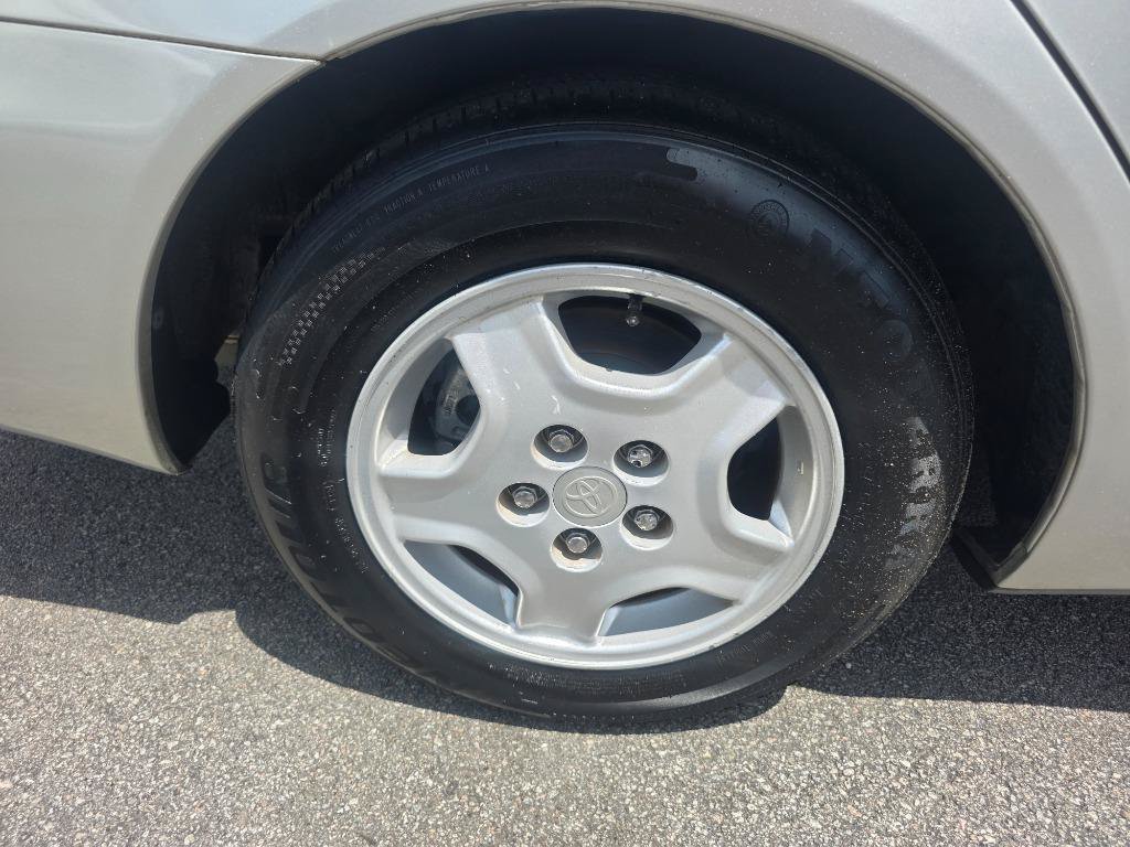 Used 2002 Toyota Camry LE FWD image 17