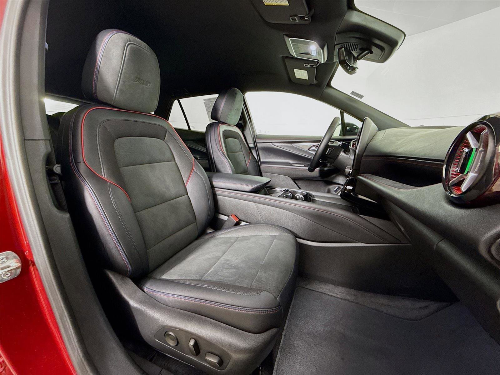 Used 2025 Chevrolet Blazer EV RS image 28