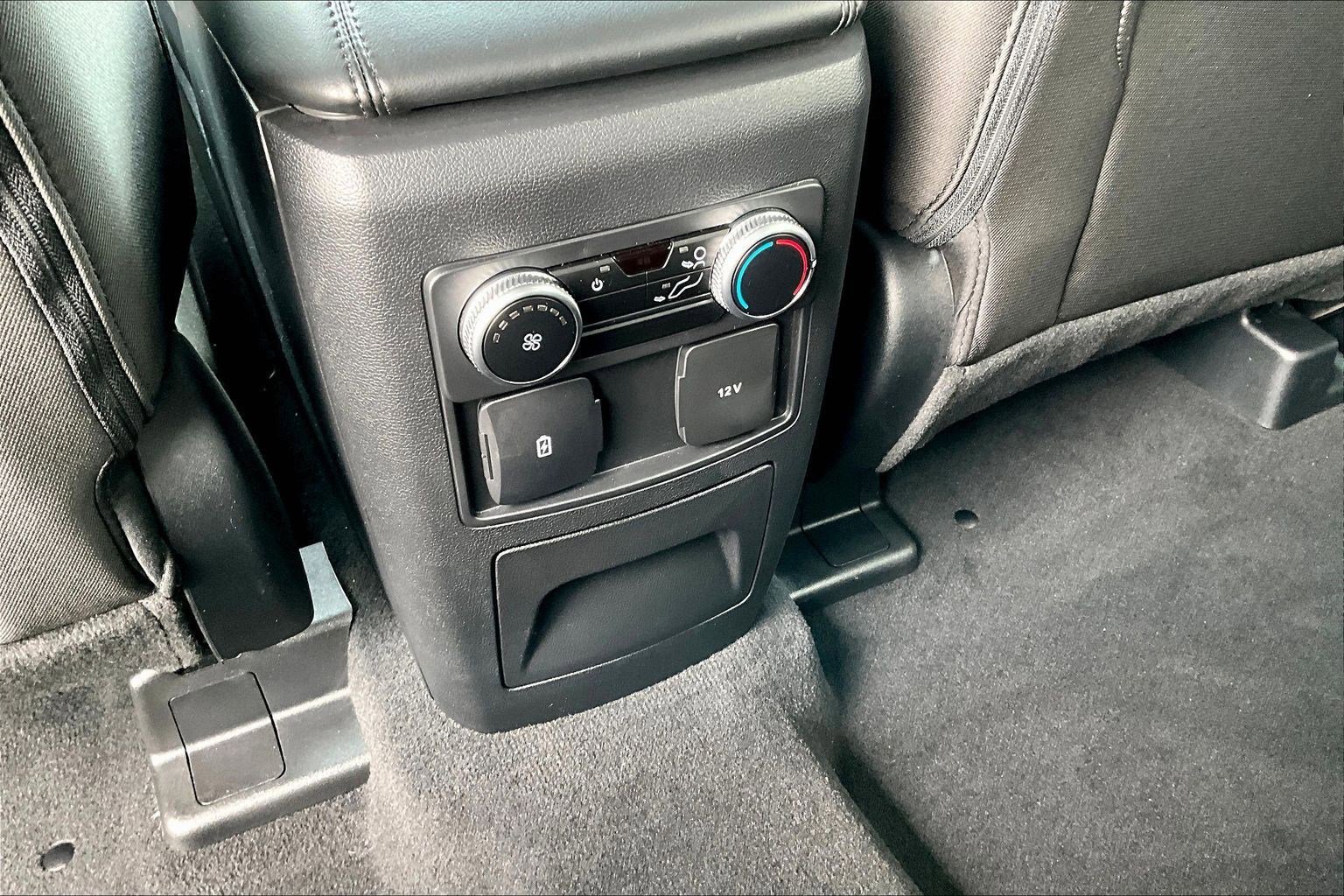 Used 2022 Ford Explorer XLT AWD/4WD image 10