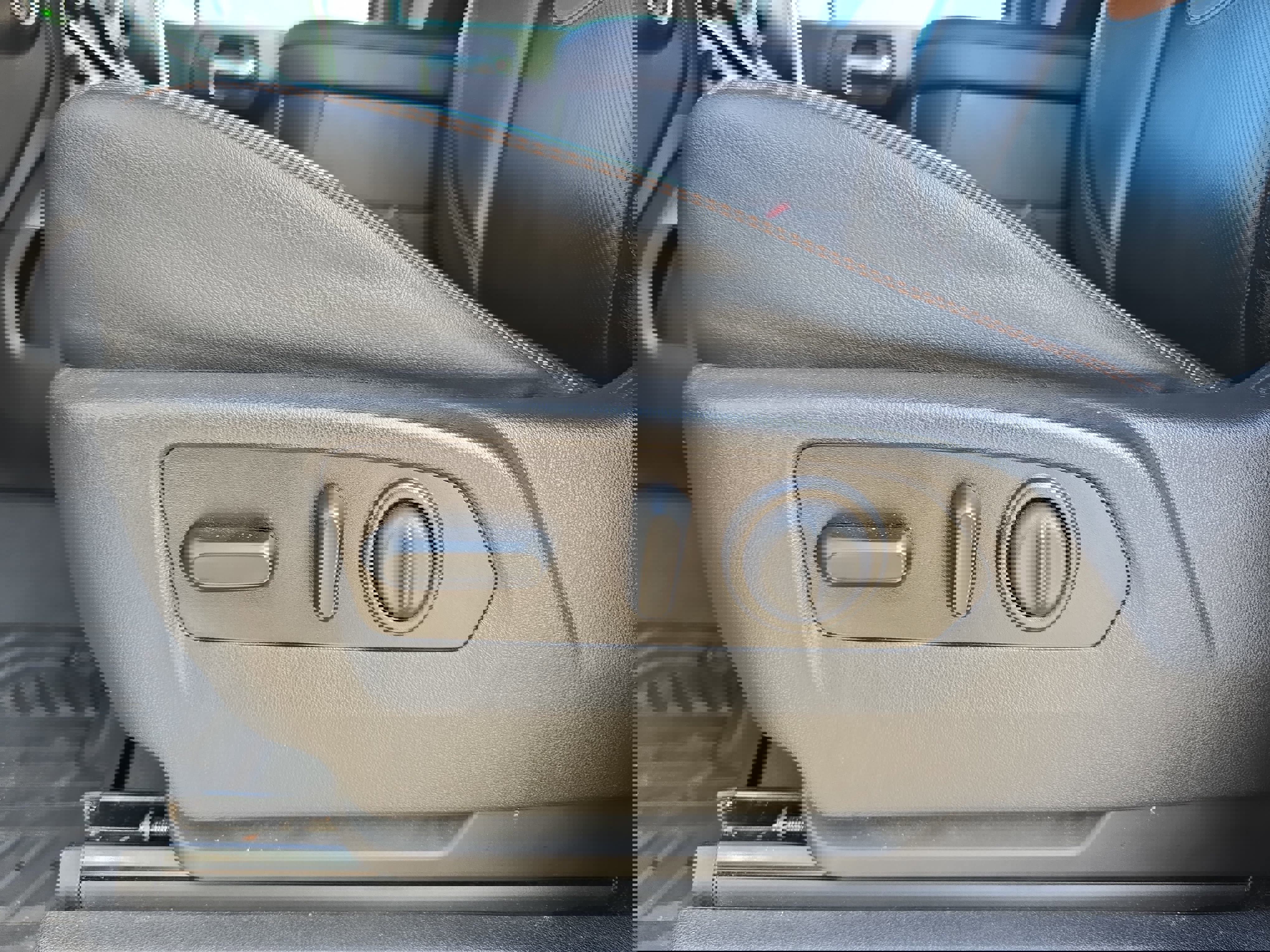 Used 2020 GMC Sierra 1500 AT4 w/ AT4 Premium Package image 28