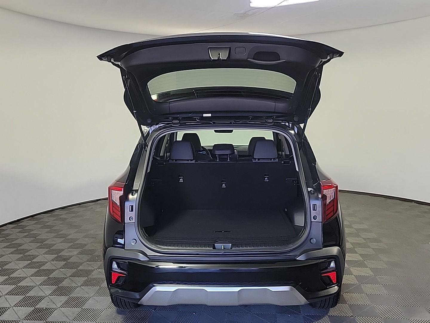 Used 2024 Kia Seltos S image 7