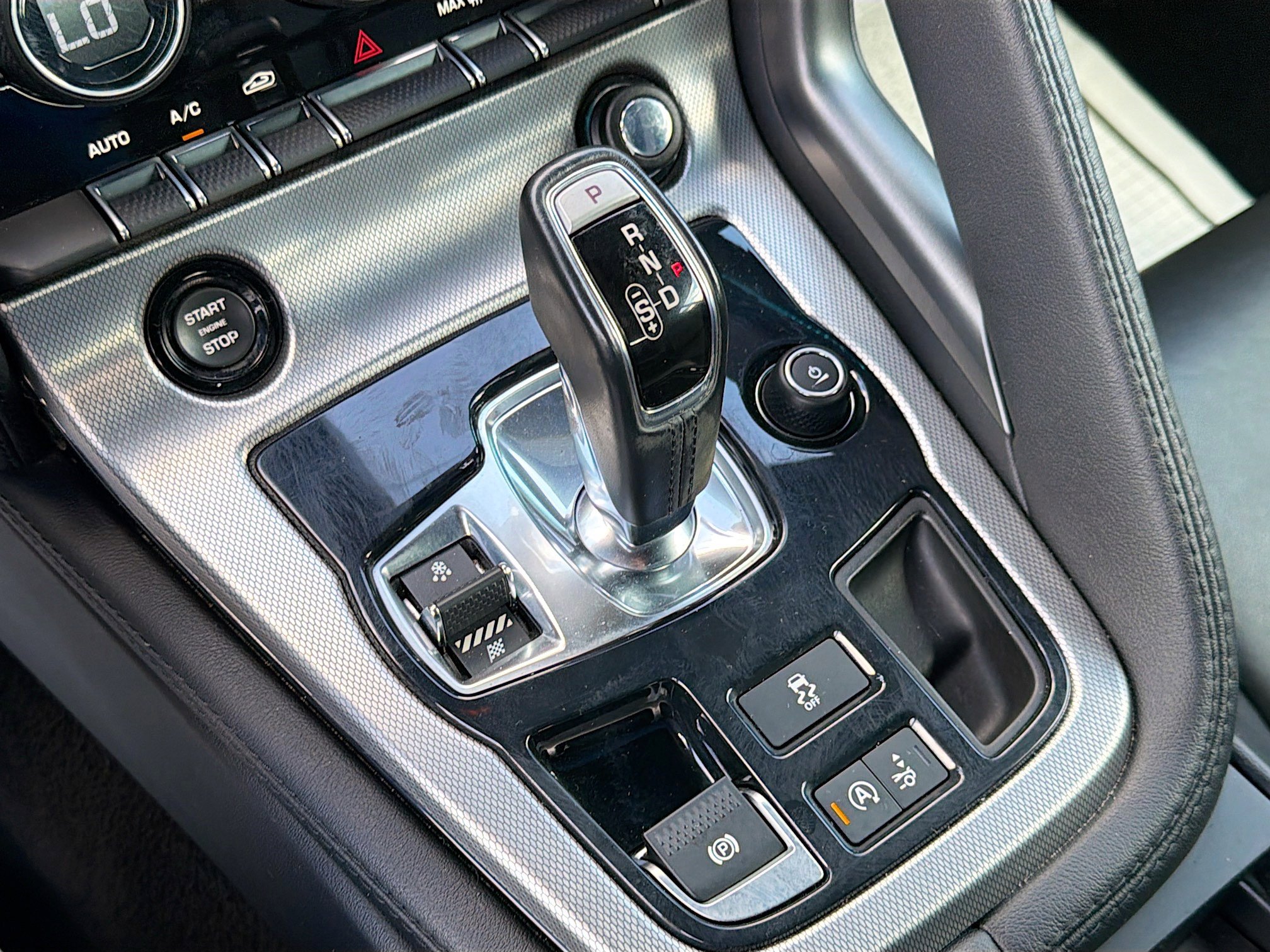 Used 2017 Jaguar F-TYPE Coupe image 26