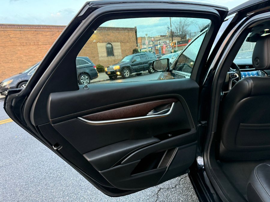 Used 2019 Cadillac XTS Luxury image 22