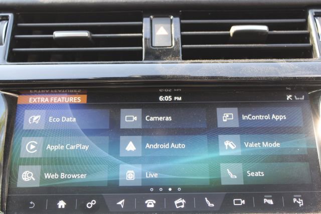 Used 2020 Land Rover Discovery HSE Luxury image 32