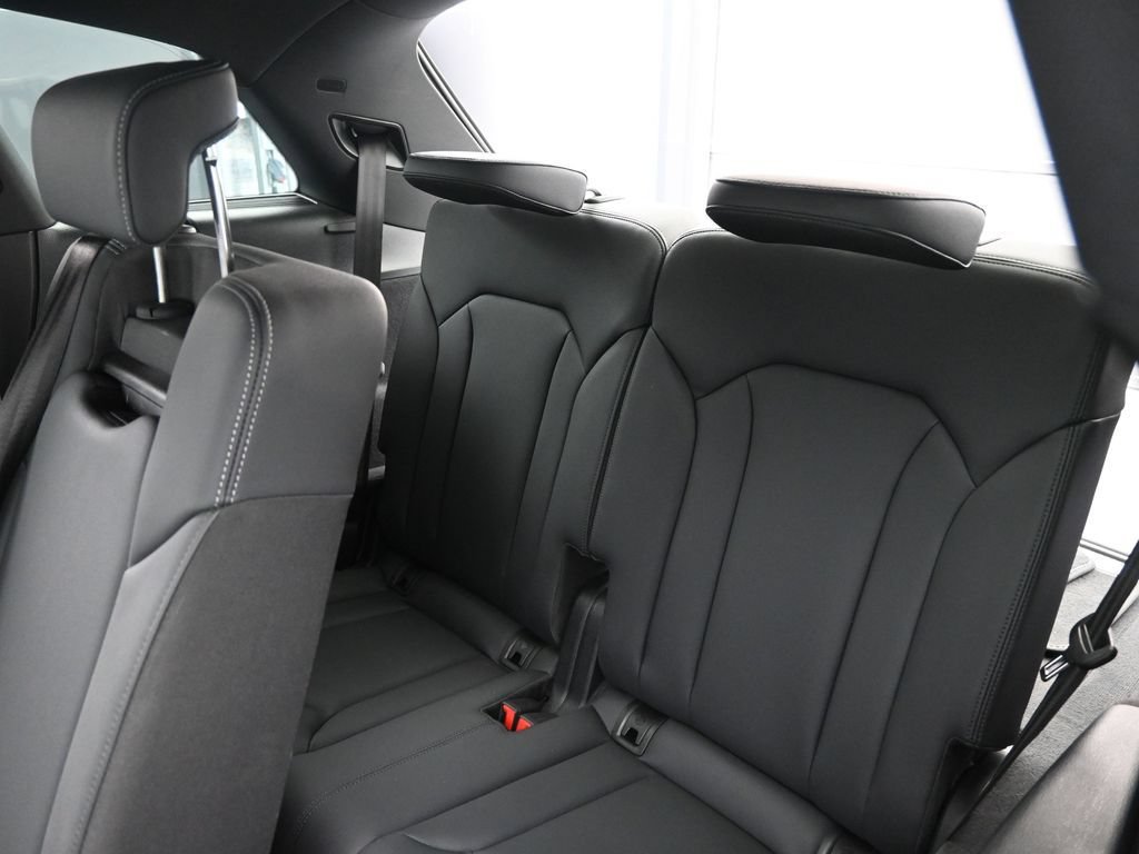 Used 2025 Audi Q7 3.0T Premium Plus AWD/4WD image 16