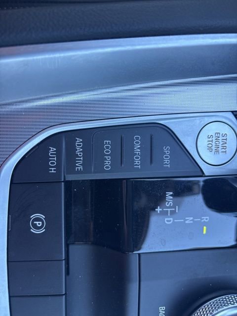 Used 2022 BMW Z4 M40i w/ Premium Package image 32