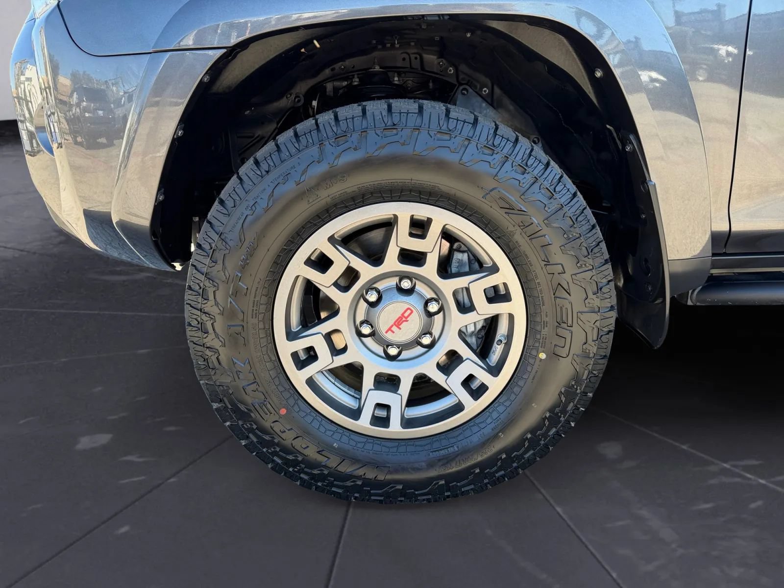 Used 2018 Toyota 4Runner SR5 AWD/4WD image 26
