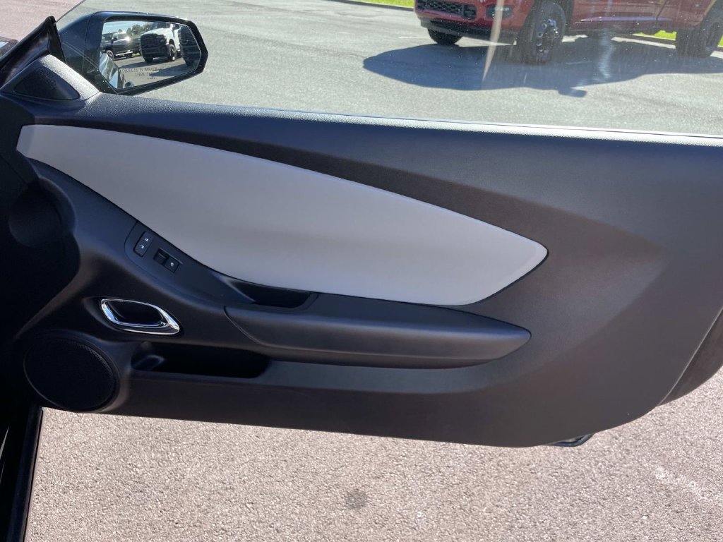 Used 2015 Chevrolet Camaro LS RWD image 23