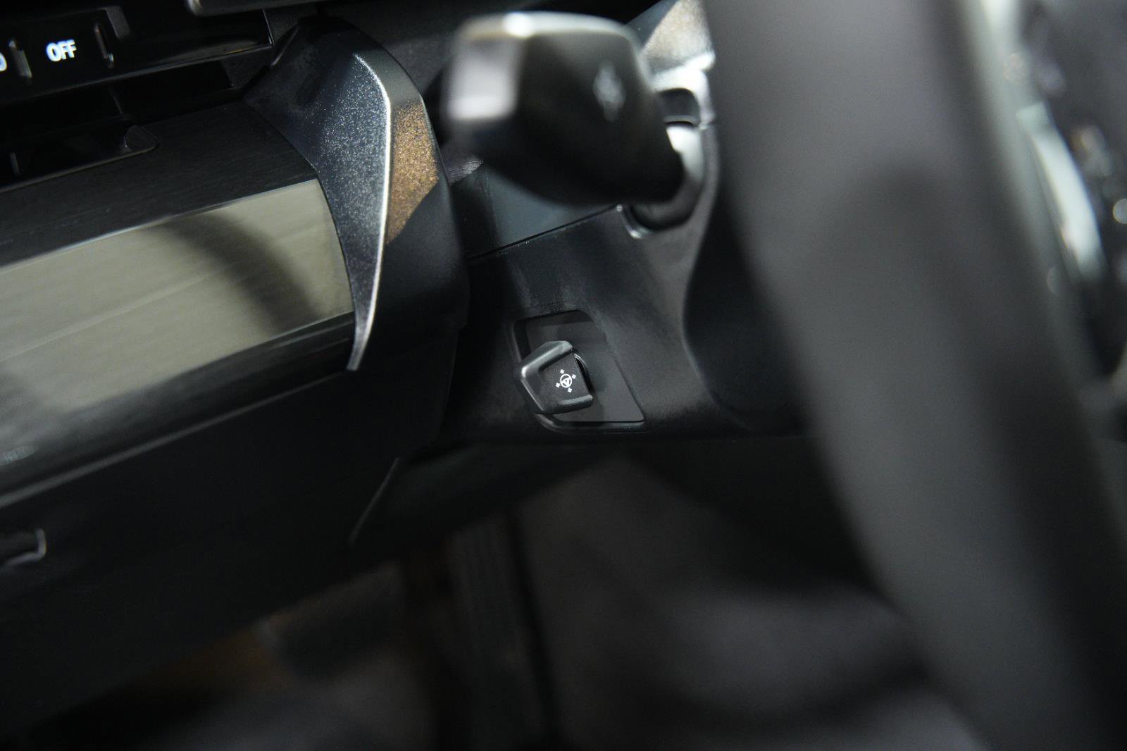 Used 2026 BMW 530i xDrive w/ Premium Package image 31