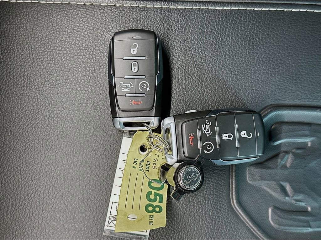 Used 2025 RAM 3500 Laramie image 34