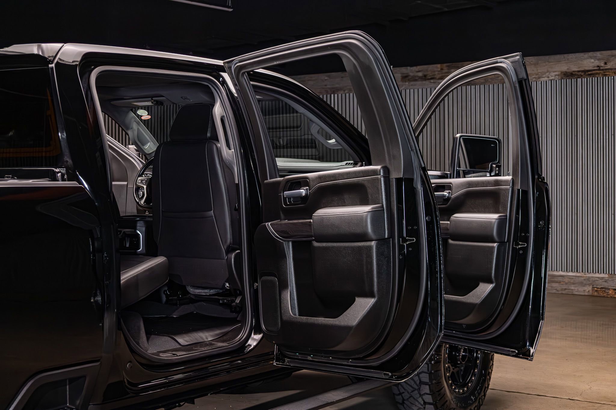 Used 2021 Chevrolet Silverado 2500 LTZ w/ LTZ Plus Package AWD/4WD image 33