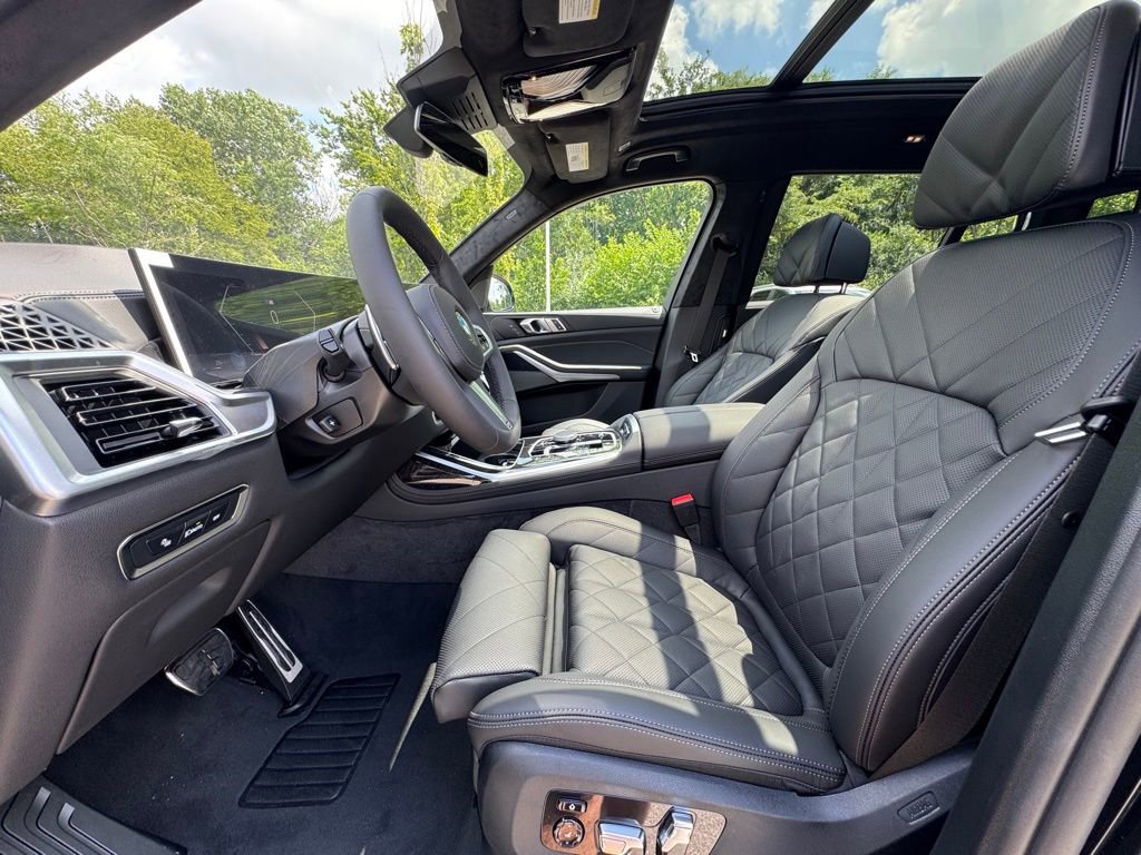 Used 2026 BMW X7 xDrive40i w/ M Sport Package image 18
