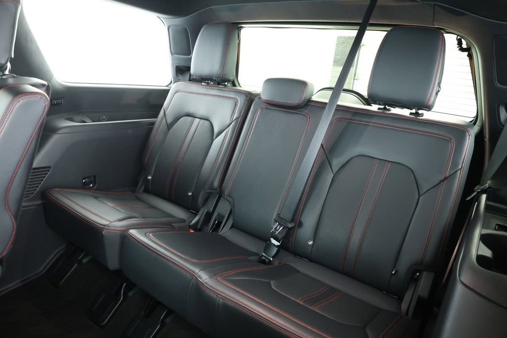 Used 2023 Ford Expedition Limited image 21