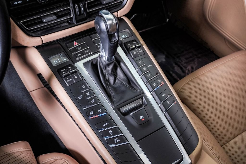 Used 2020 Porsche Macan image 24