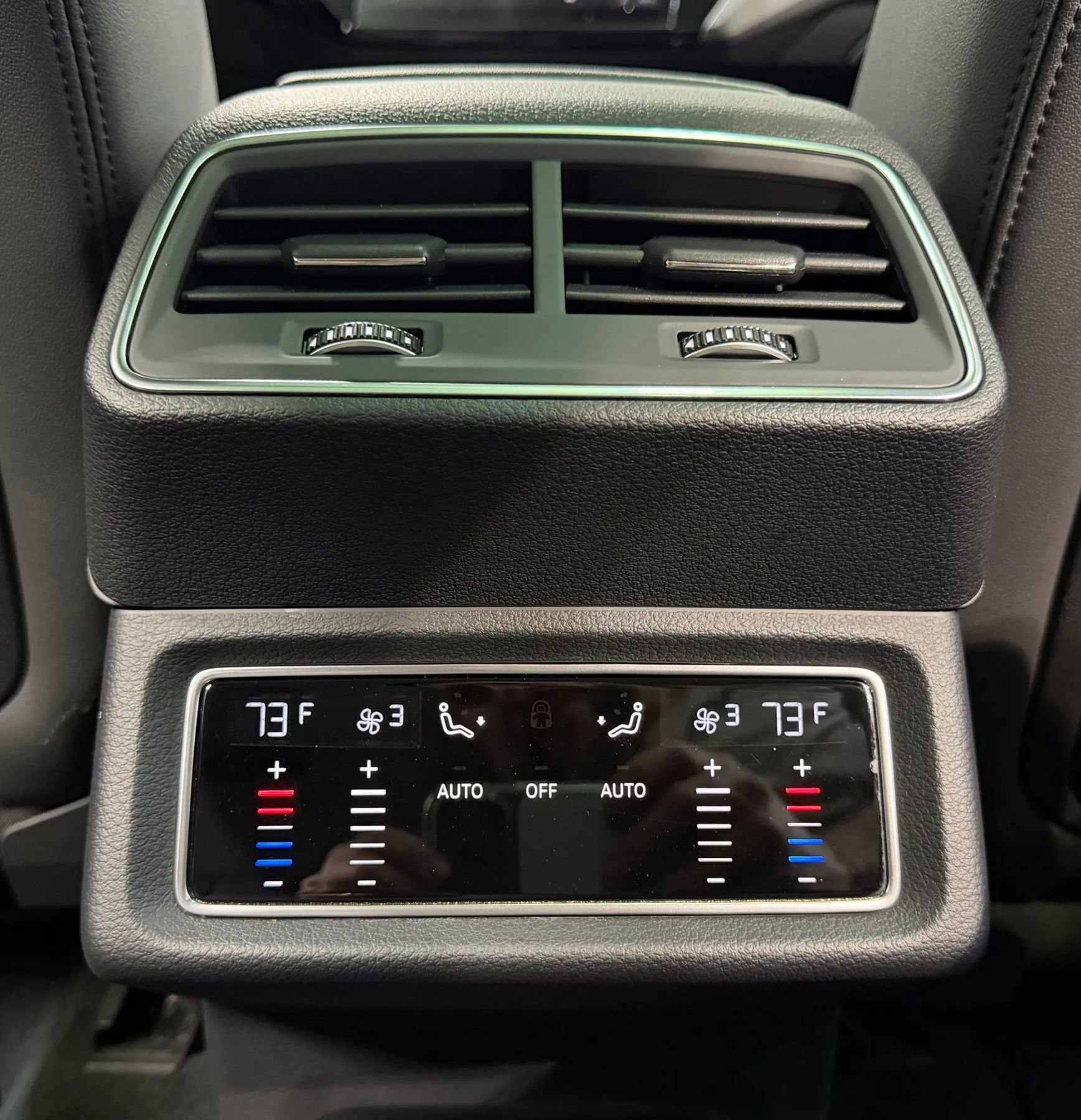 Used 2024 Audi Q8 e-tron Premium image 19