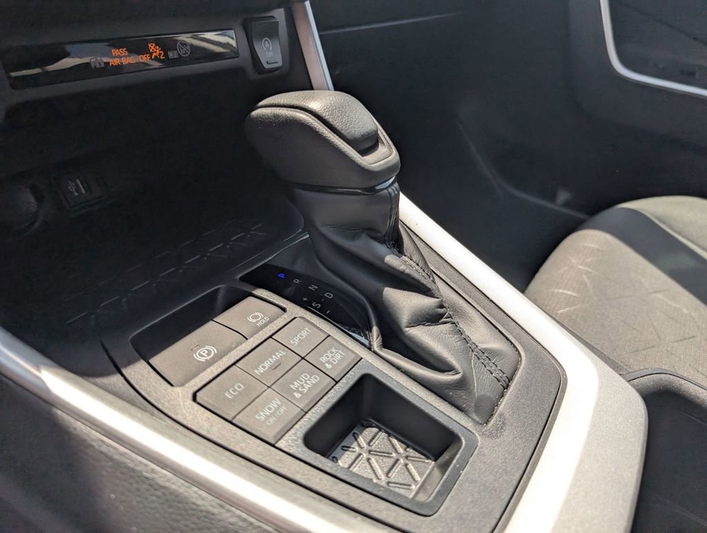 Used 2024 Toyota RAV4 XLE image 22