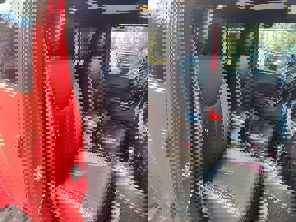 Used 2018 Jeep Wrangler Unlimited Sahara w/ Max Tow Package image 24