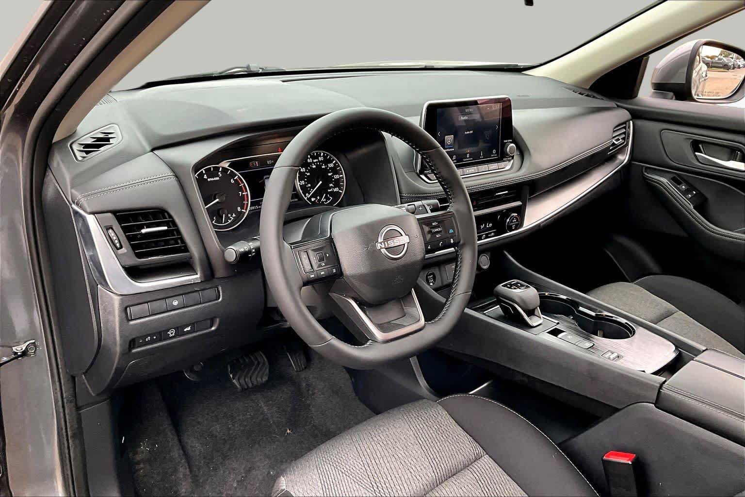 Certified 2026 Nissan Rogue SV FWD image 18