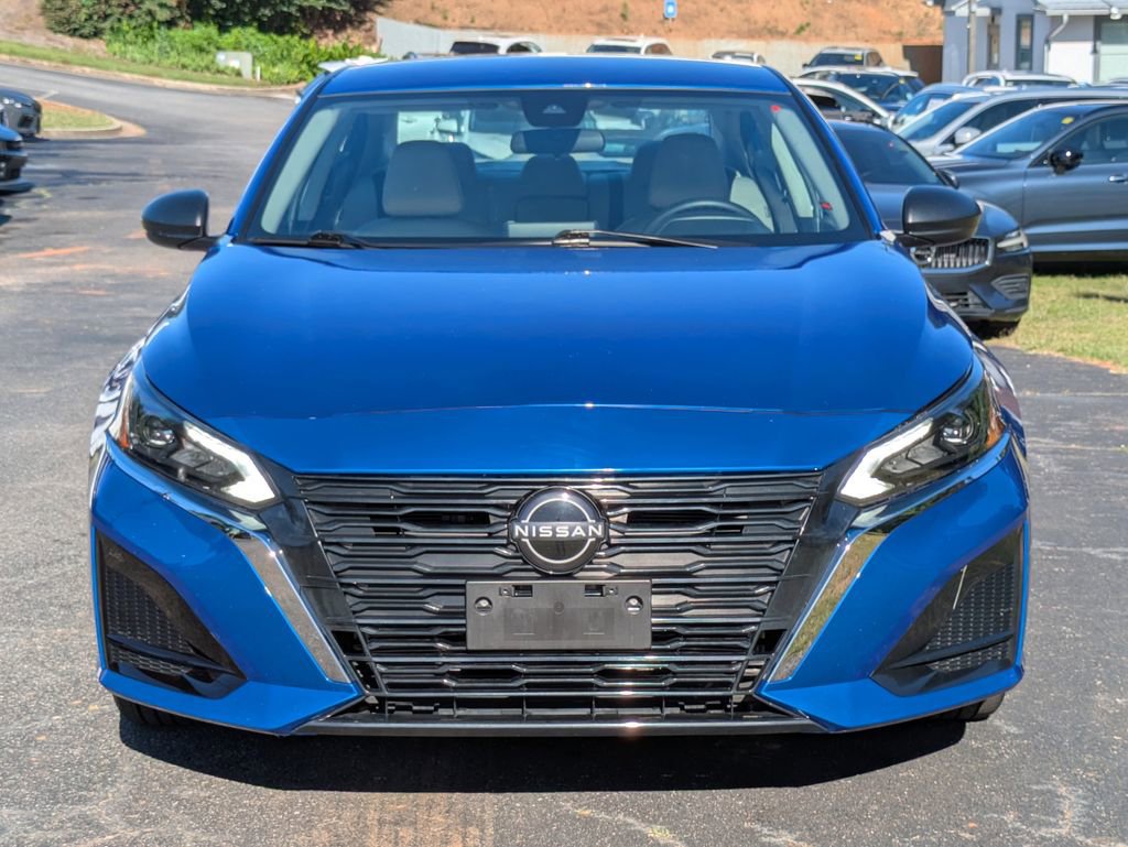 Used 2025 Nissan Altima 2.5 SV FWD image 9