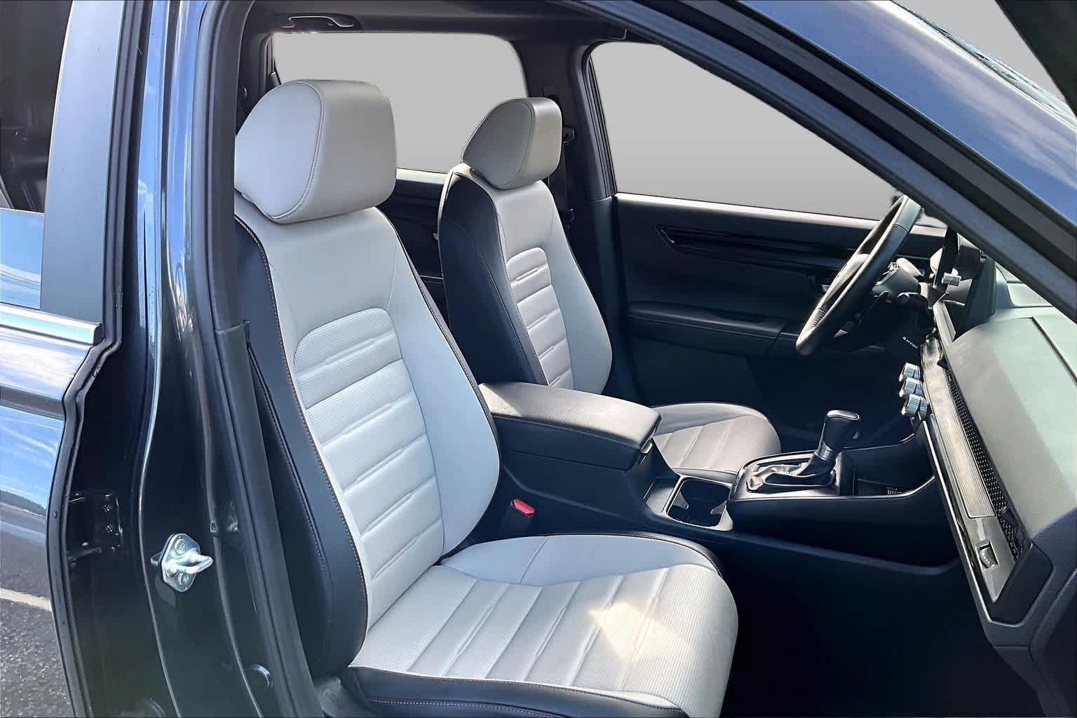 Used 2024 Honda CR-V Sport Touring image 9