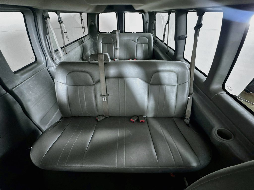 Used 2017 Chevrolet Express 3500 LS RWD image 26