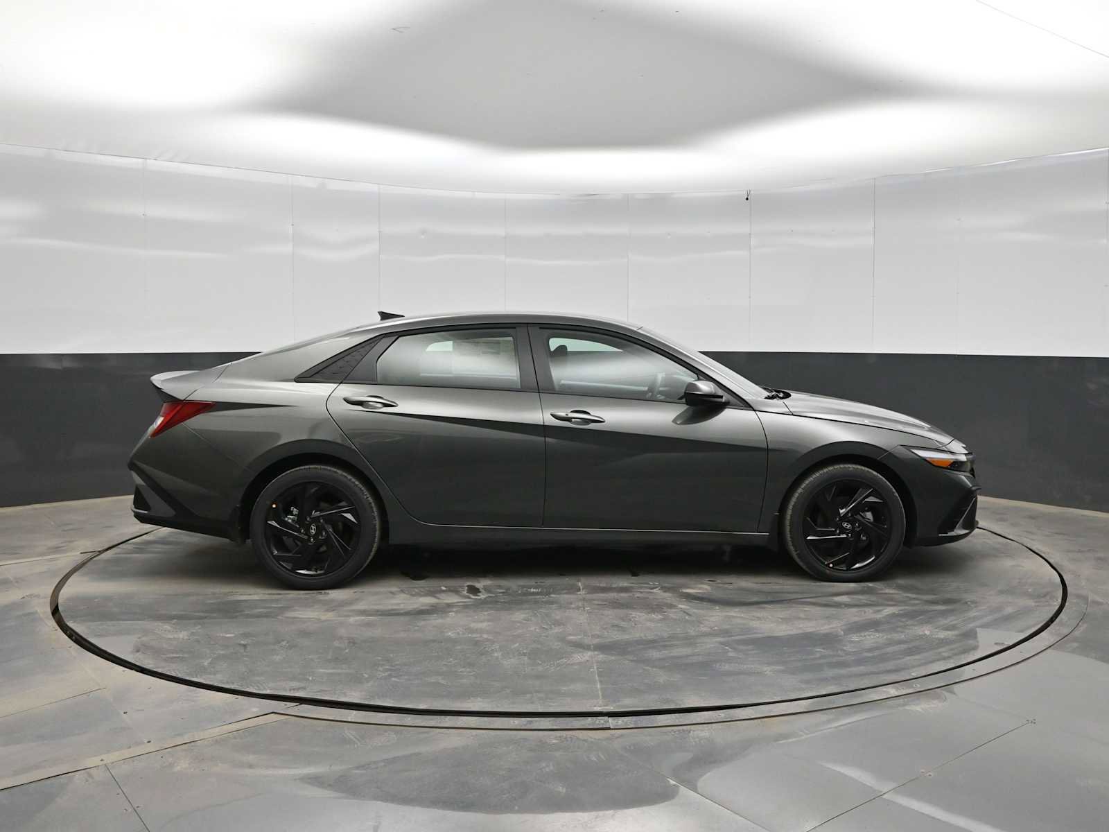 New 2026 Hyundai Elantra Sport image 9