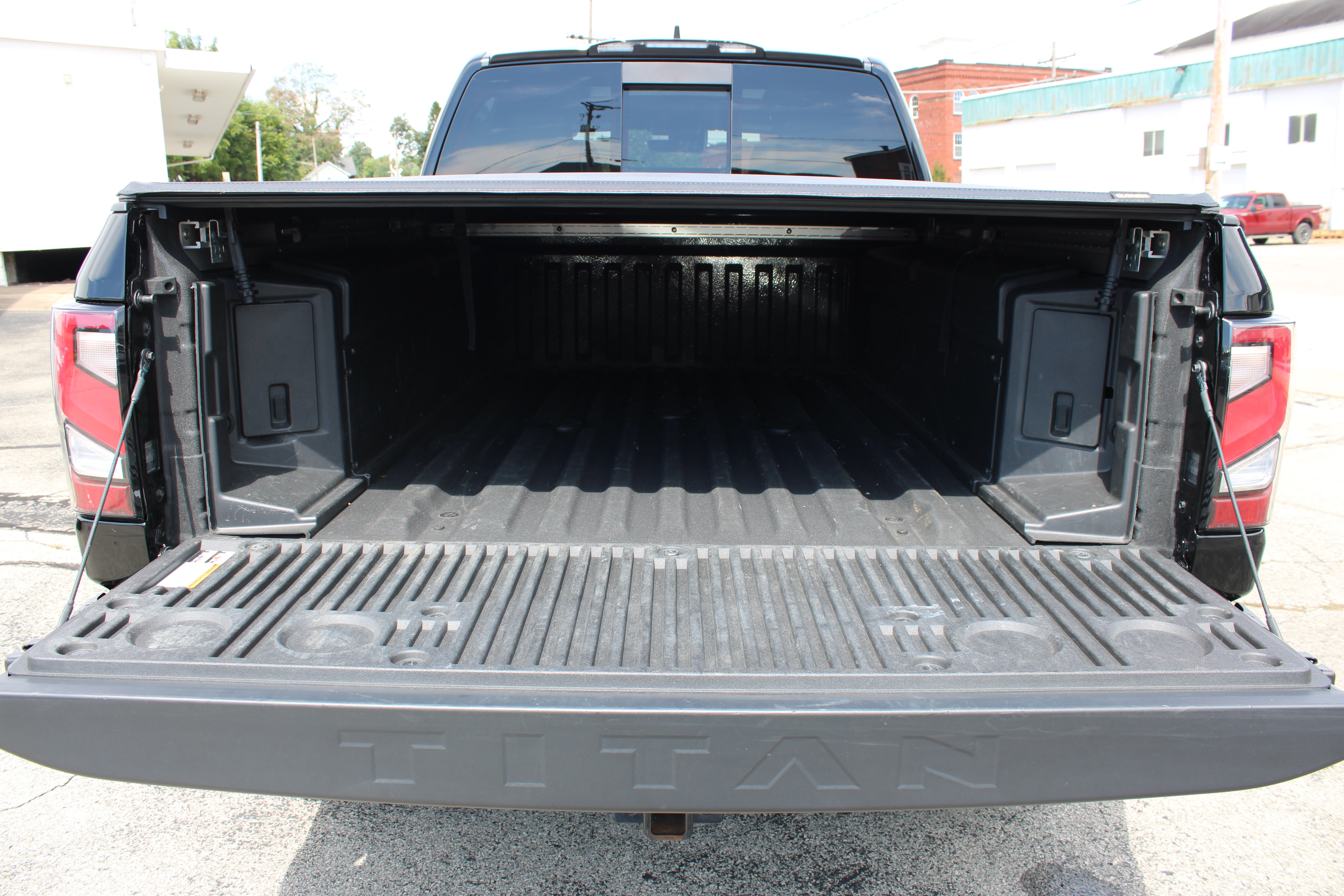 Certified 2024 Nissan Titan PRO-4X w/ Pro-4x Convenience Package AWD/4WD image 5