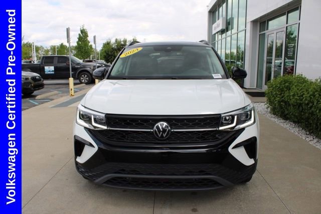 Used 2024 Volkswagen Taos SE AWD/4WD image 2