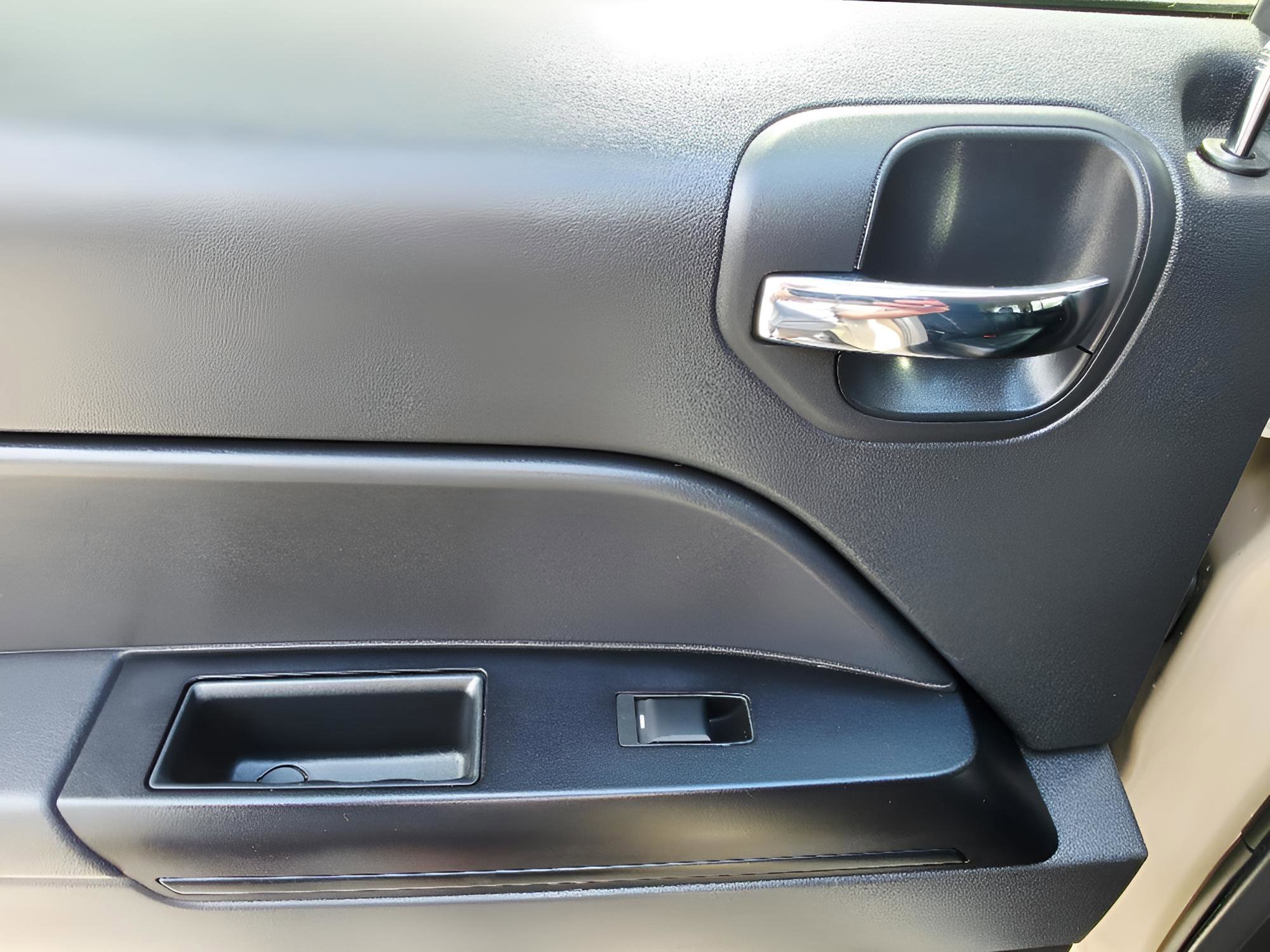 Used 2017 Jeep Patriot High Altitude image 18