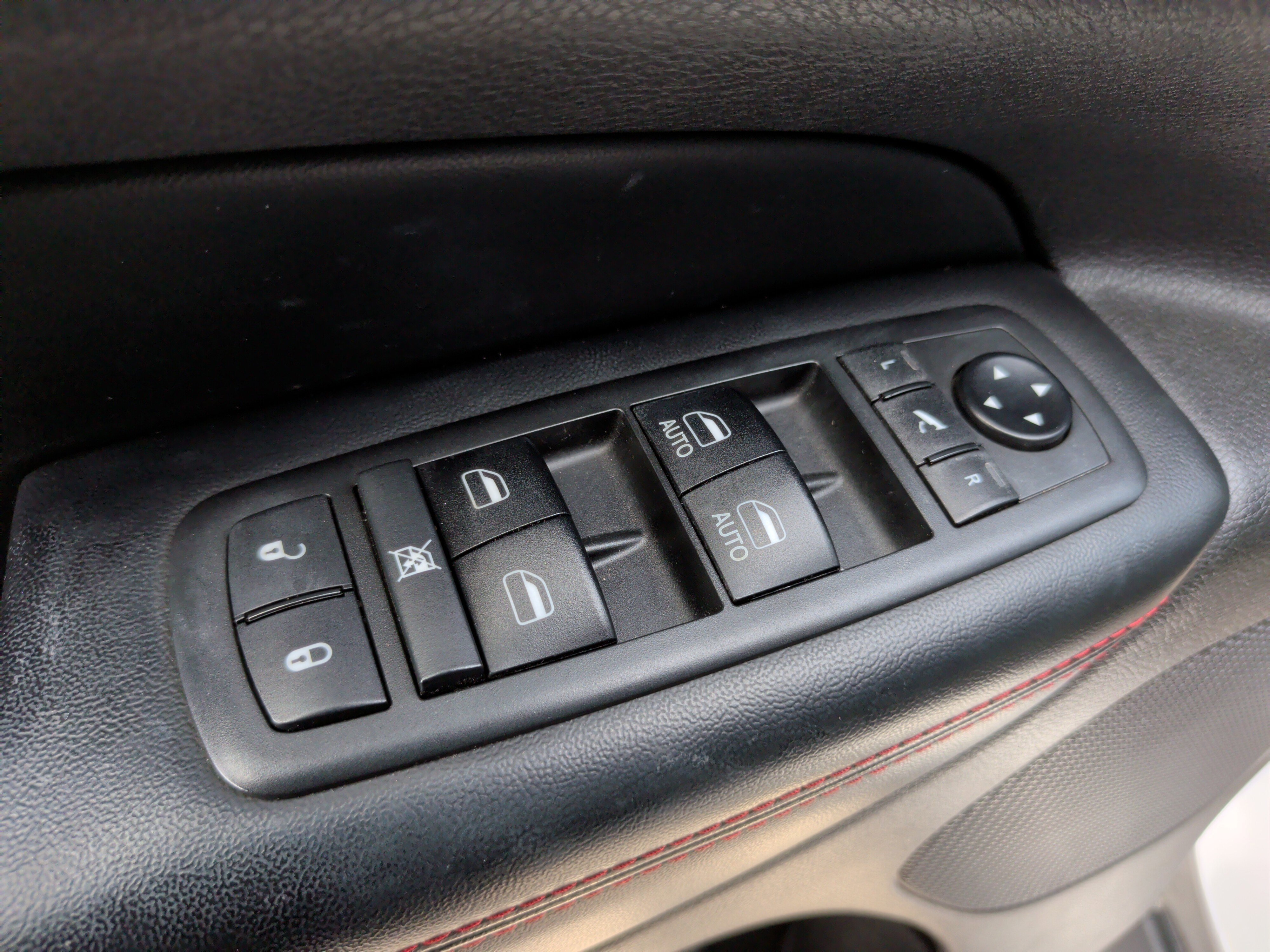 Used 2019 Jeep Grand Cherokee Trailhawk w/ Trailhawk Luxury Group image 27