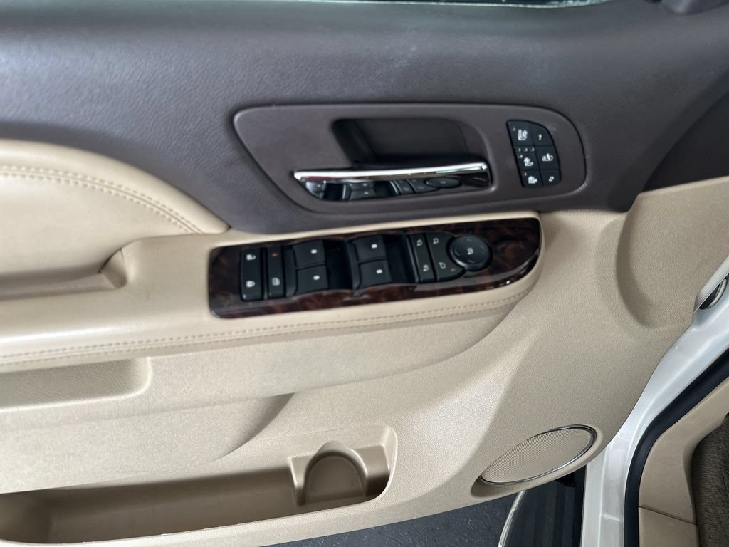 Used 2014 GMC Yukon Denali RWD image 12
