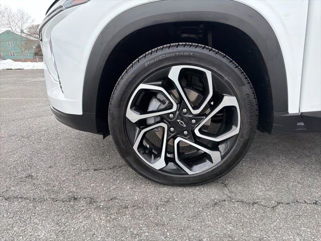 Used 2025 Chevrolet Trax RS w/ Driver Confidence Package image 25