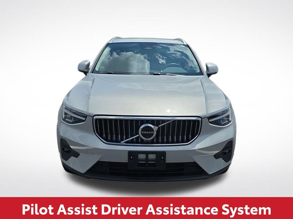 Used 2023 Volvo XC40 B5 Plus w/ Driver Assist Package AWD/4WD image 15