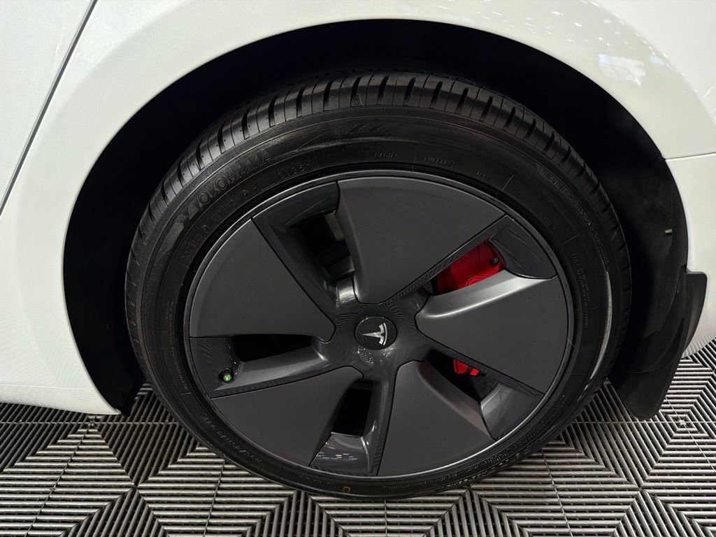 Used 2023 Tesla Model 3 Standard Range image 11