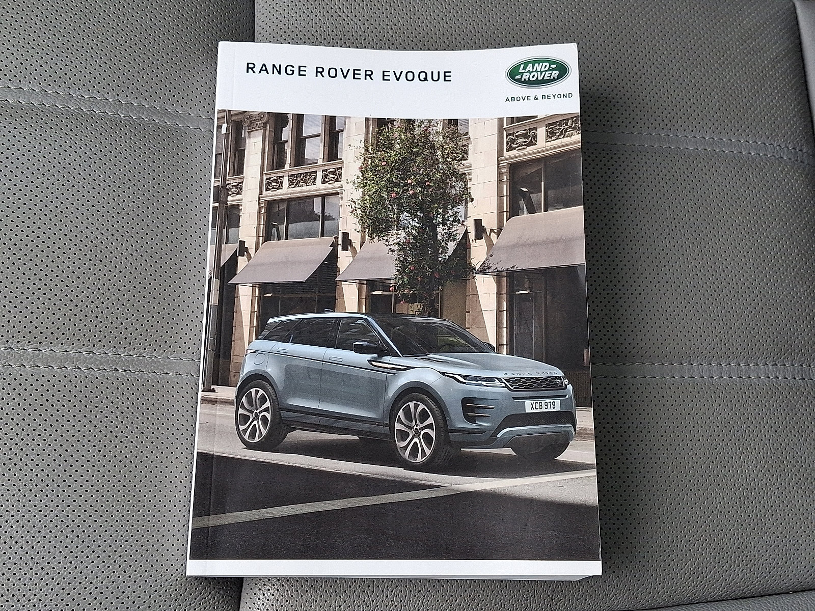 Used 2020 Land Rover Range Rover Evoque SE image 26