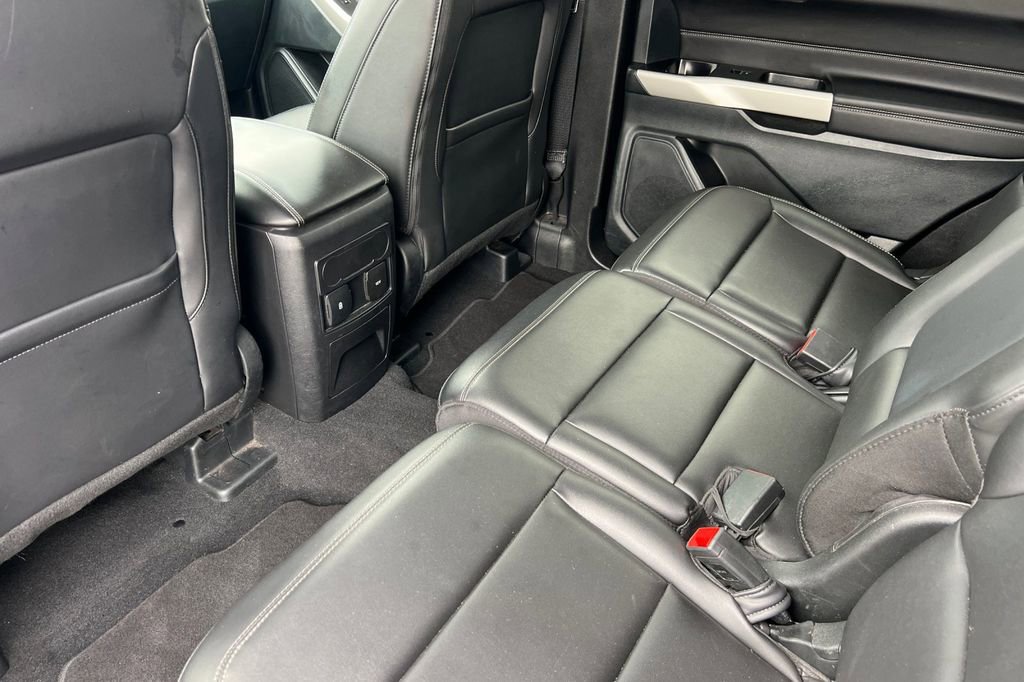 Certified 2024 Ford Explorer XLT w/ Equipment Group 202A image 14