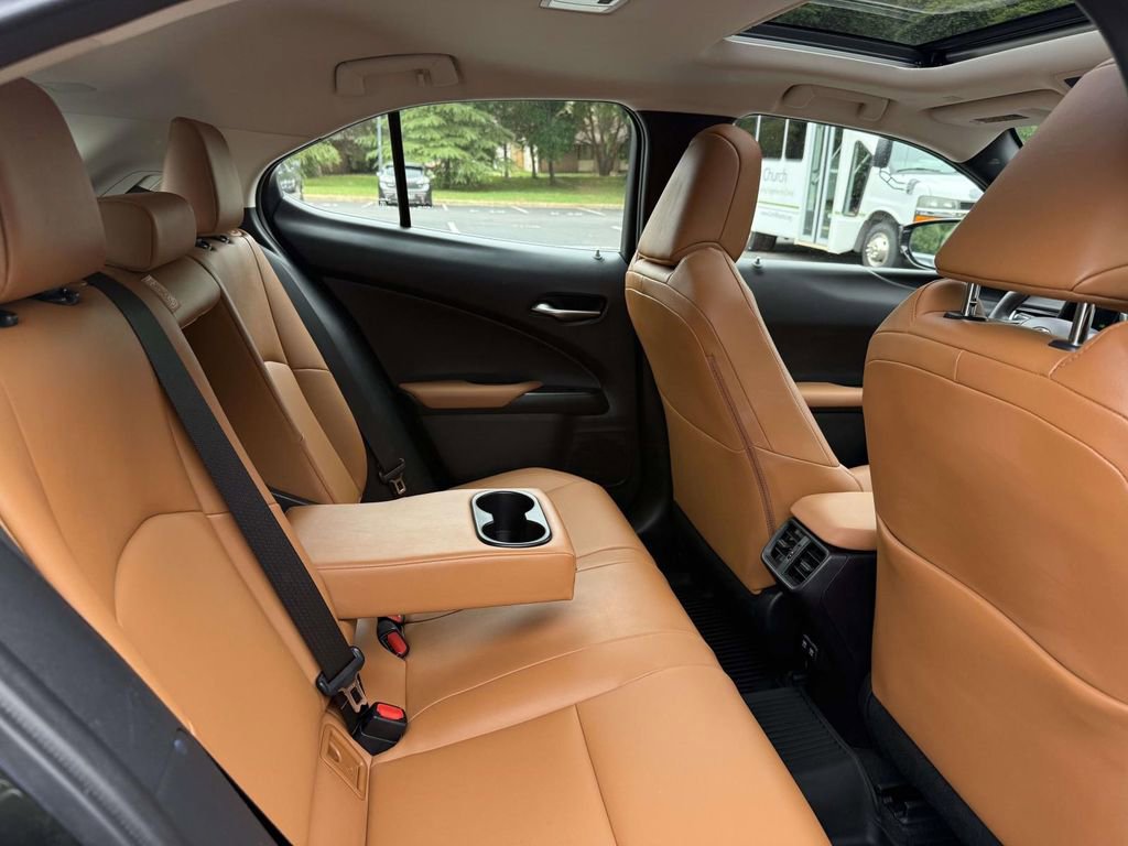 Used 2020 Lexus UX 250h w/ Premium Package AWD/4WD image 16
