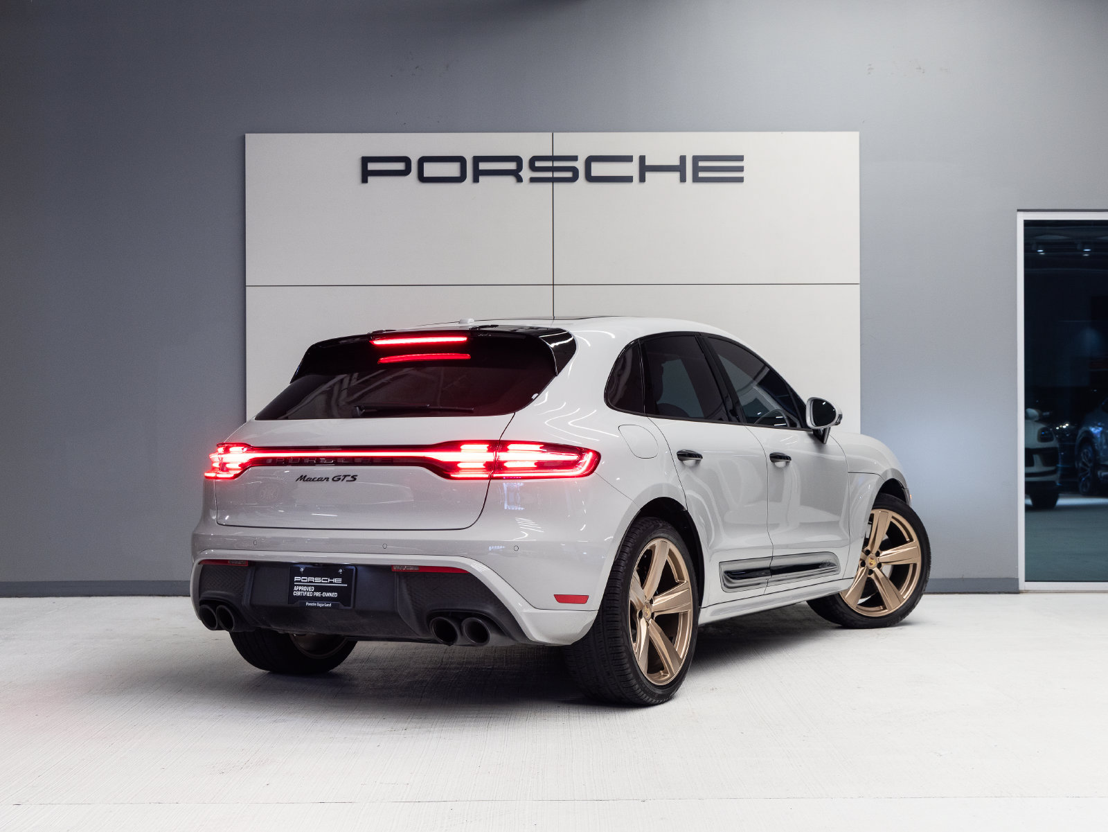 Used 2024 Porsche Macan GTS AWD/4WD image 7