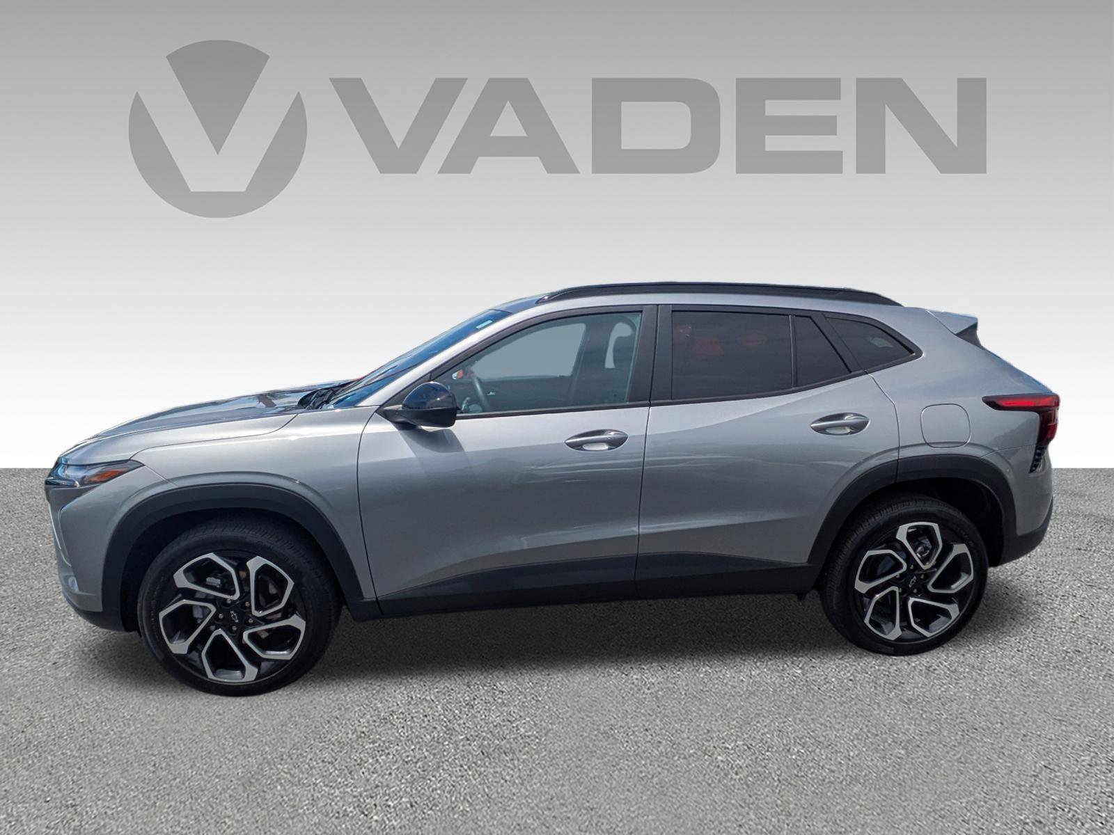 Used 2025 Chevrolet Trax RS w/ Driver Confidence Package FWD image 29
