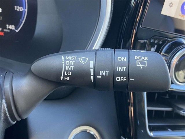 Used 2025 Toyota Highlander Limited image 24