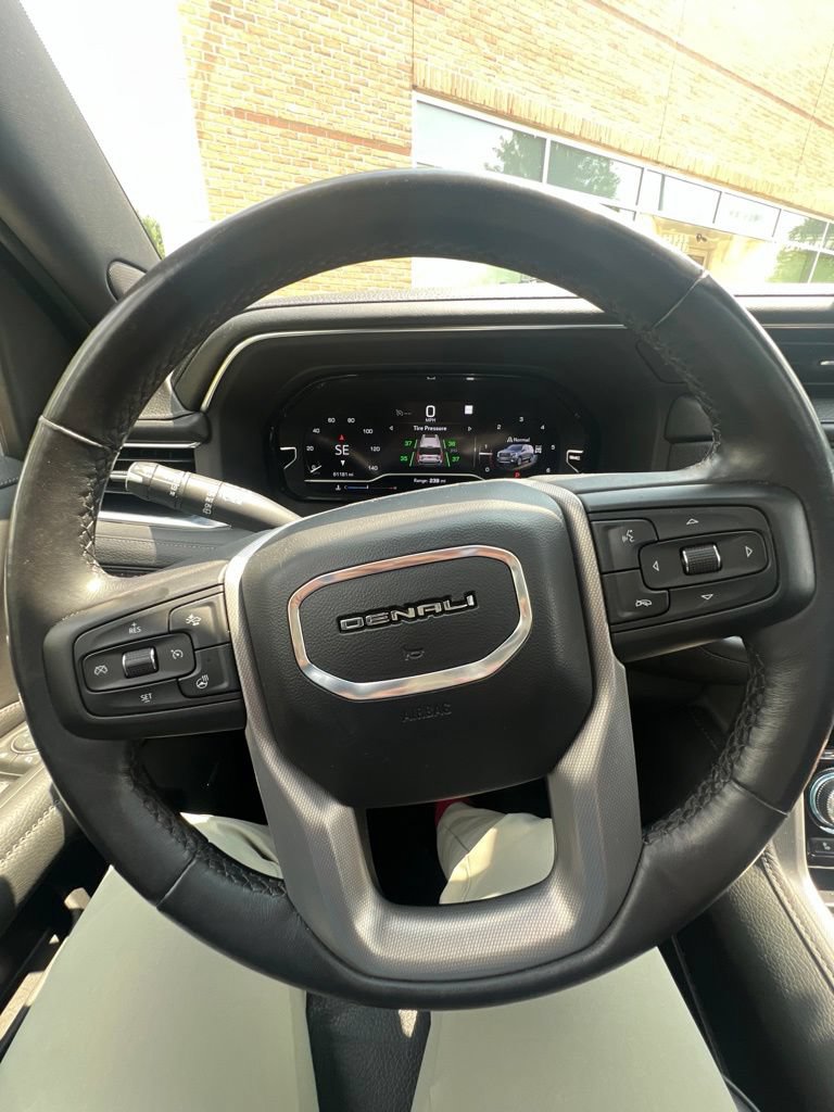 Used 2022 GMC Yukon Denali AWD/4WD image 13