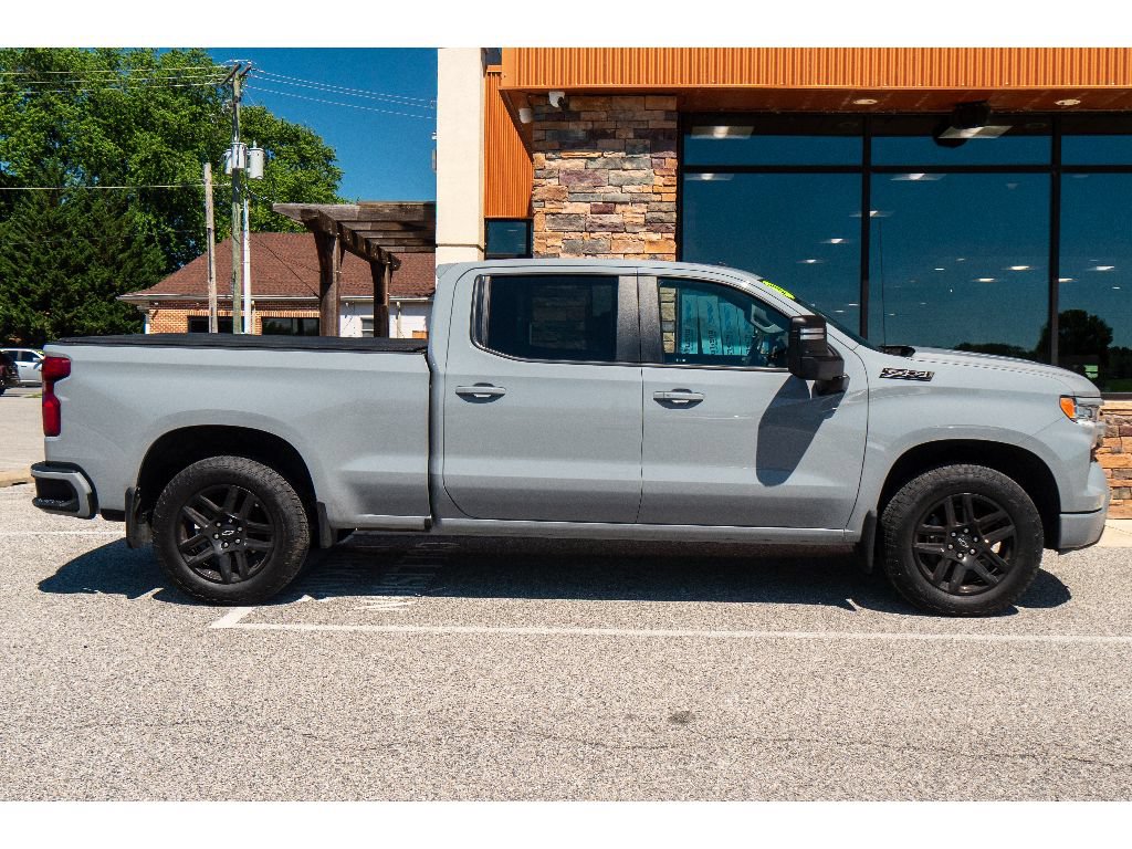 Used 2024 Chevrolet Silverado 1500 RST AWD/4WD image 2