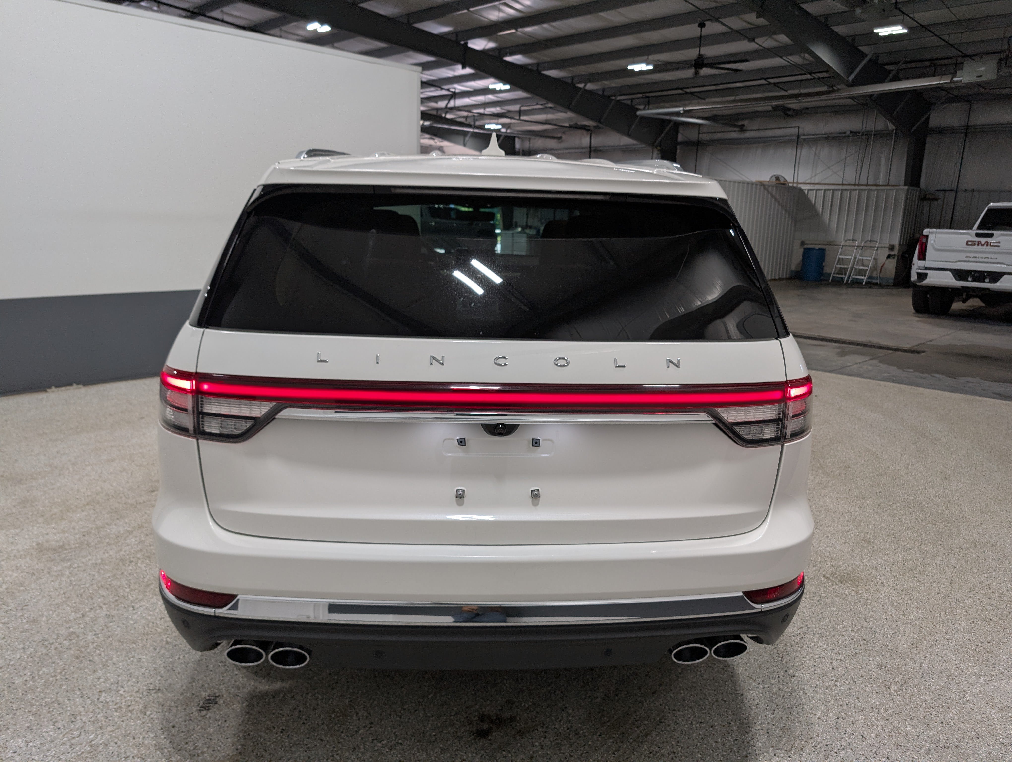 Used 2022 Lincoln Aviator Reserve w/ Elements Package Plus AWD/4WD image 4